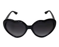 солнцезащитные очки-сердечки в черной оправе