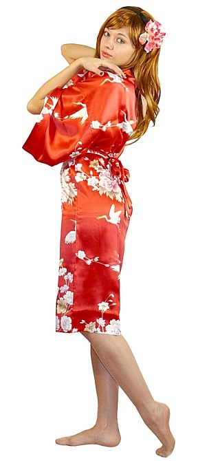 шелковое японское укороченное кимоно