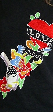 японская футболка женская с вышивкой LOVE